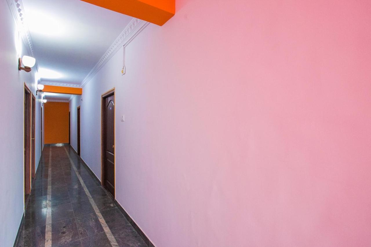 Oyo 16123 Chandana Deluxe Bangalore Exterior photo
