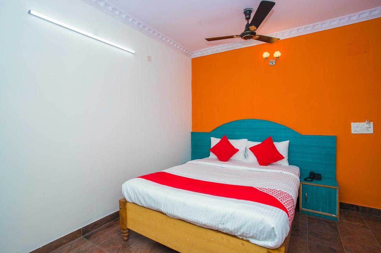 Oyo 16123 Chandana Deluxe Bangalore Exterior photo