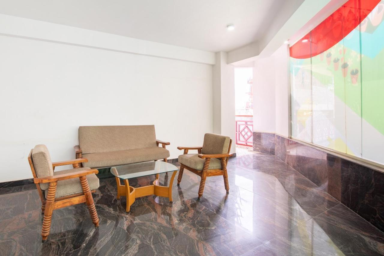 Oyo 16123 Chandana Deluxe Bangalore Exterior photo